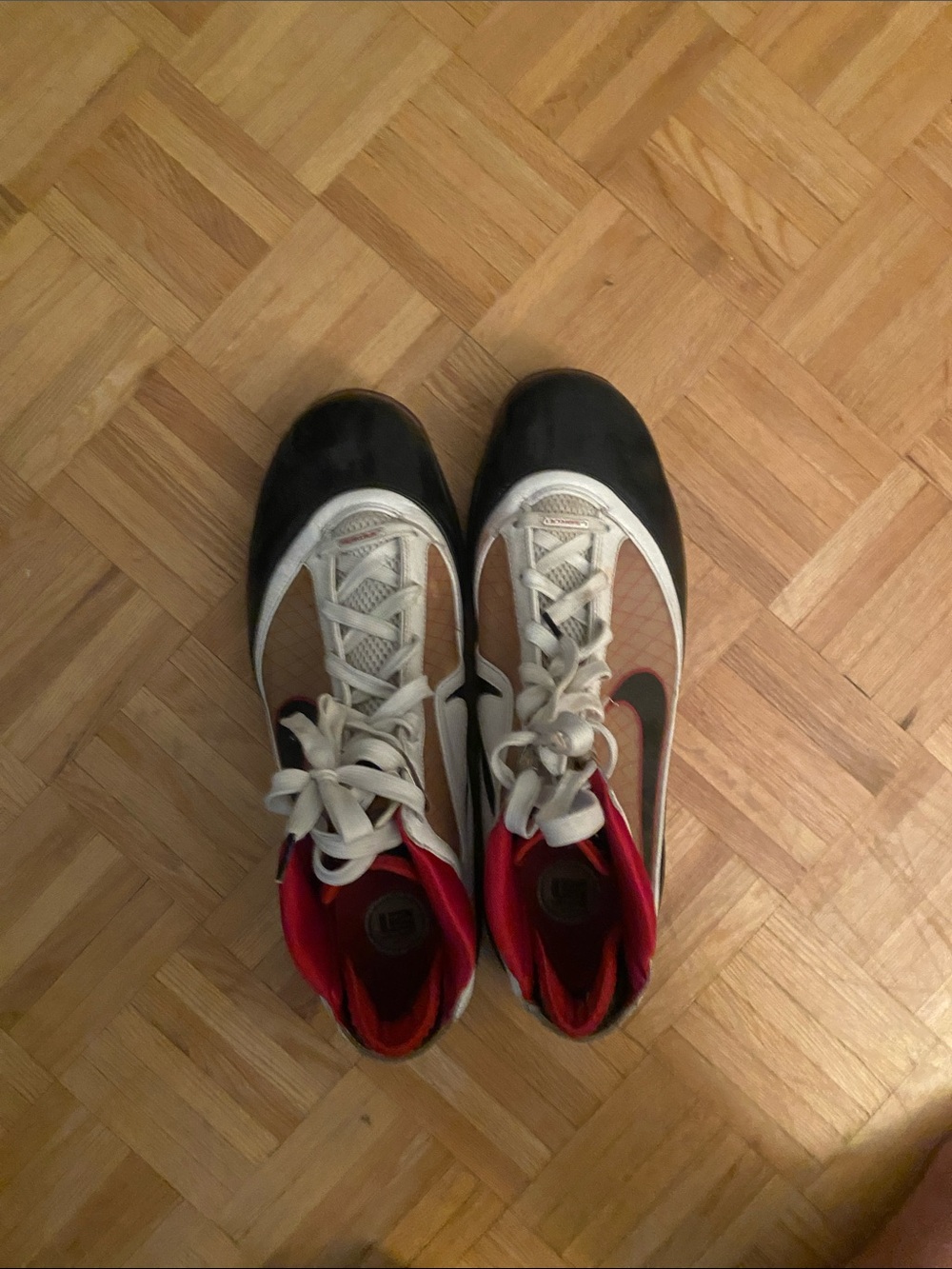 LeBron 7 varsity red “severe yellowing”